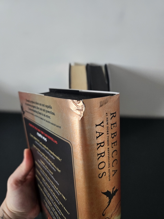 Rebecca Yarros The Empyrean series - Trilogy Books (hard Cover) - Picture 5 of 11